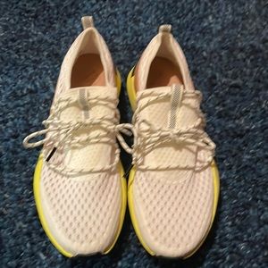 Sorel Kinetic impact running sneaker